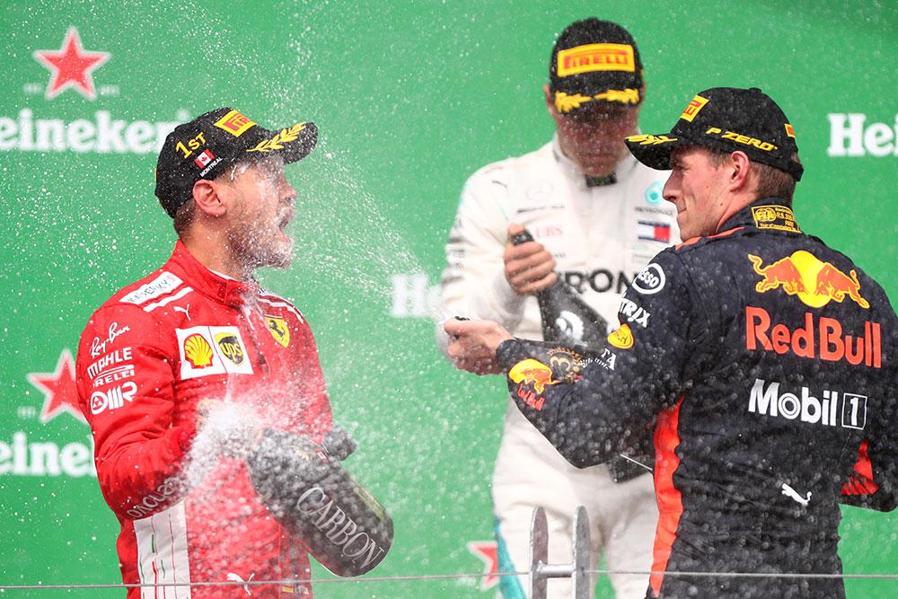 Max Verstappen mocht na een knappe derde plek in Canada weer eens ouderwets aan de fles. Aan de dure fles, welteverstaan. Maar wat kost de champagne-douche na een Formule 1-overwinning precies?