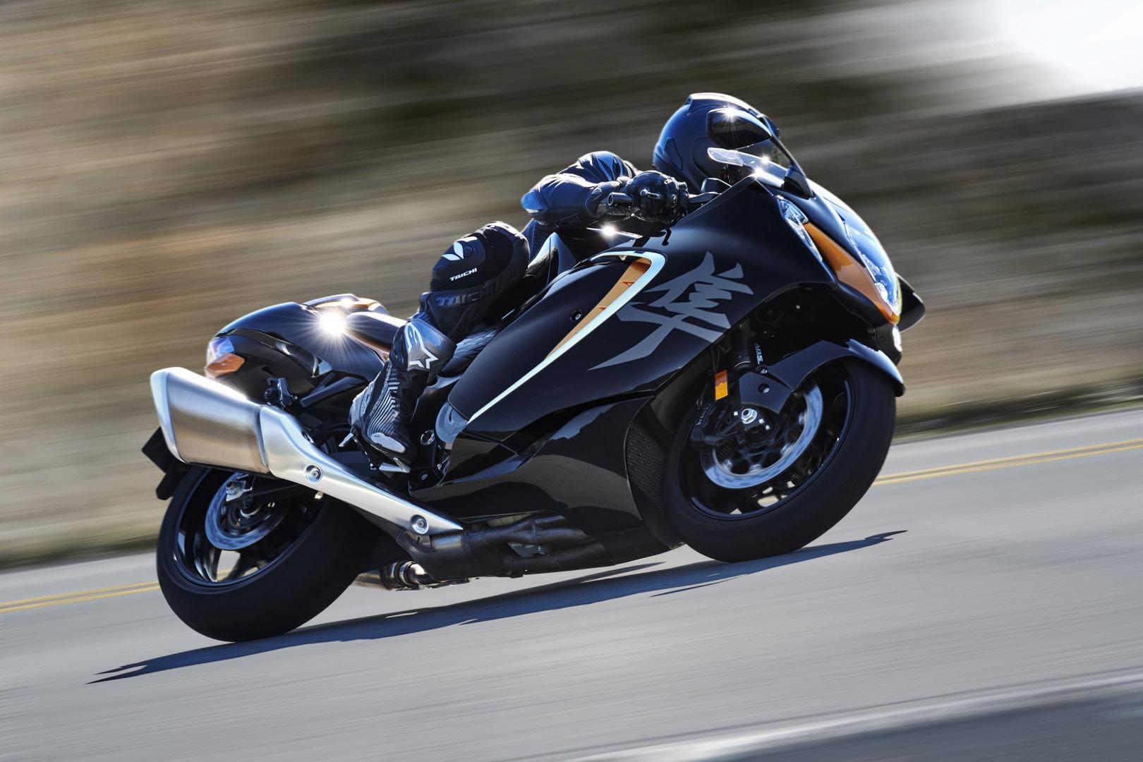 Suzuki Hayabusa di lintasan jalan