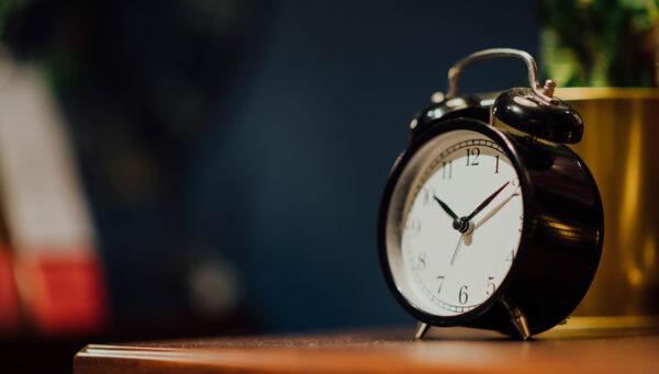 Vijf tips om eerder wakker worden makkelijker te maken
