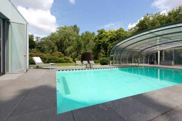 Te koop: Landhuis met zwembad in Breda