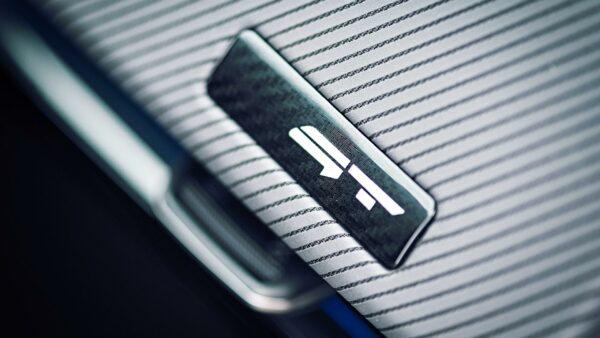 Kia EV6 GT 2022 advertorial: interieur detail badge