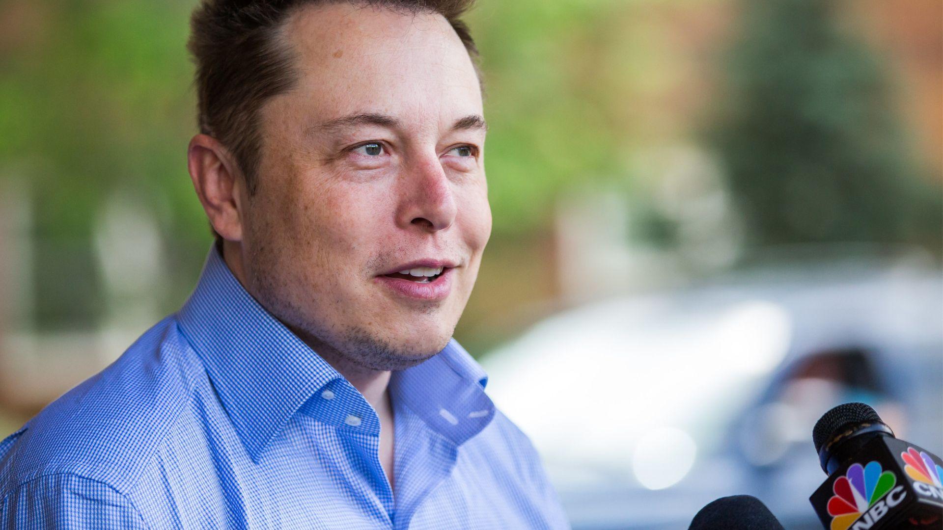 Elon Musks bedrijf plaatst succesvol allereerste hersenchip