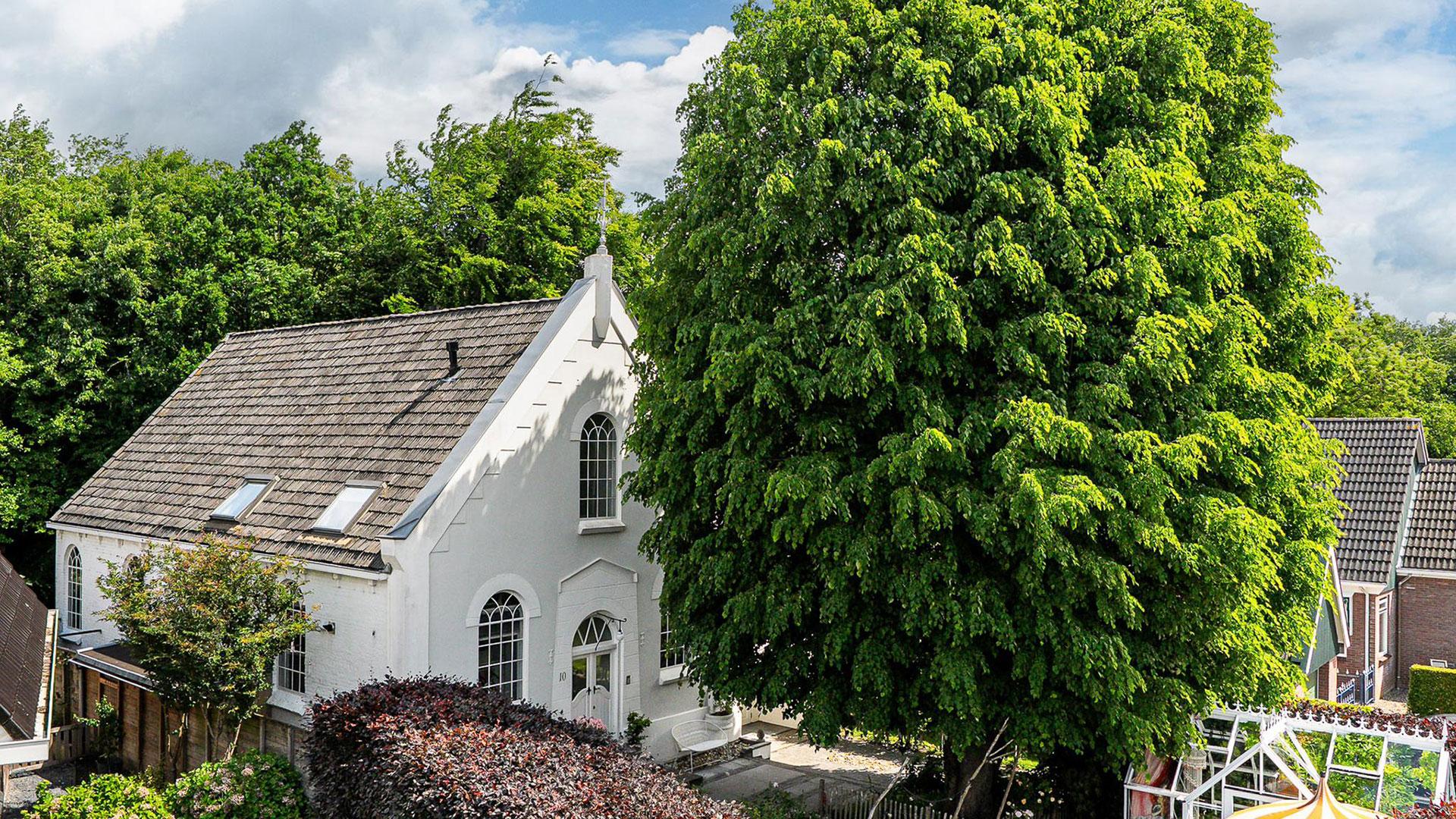 Wonen in een kerk? In Tijnje kan het stijlvol en betaalbaar