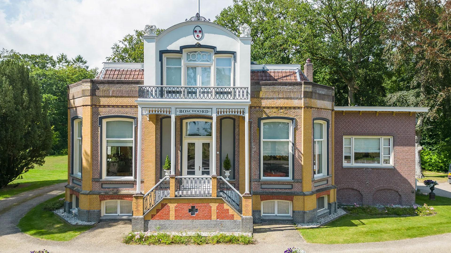 Landgoed met privémeer is hit op Funda