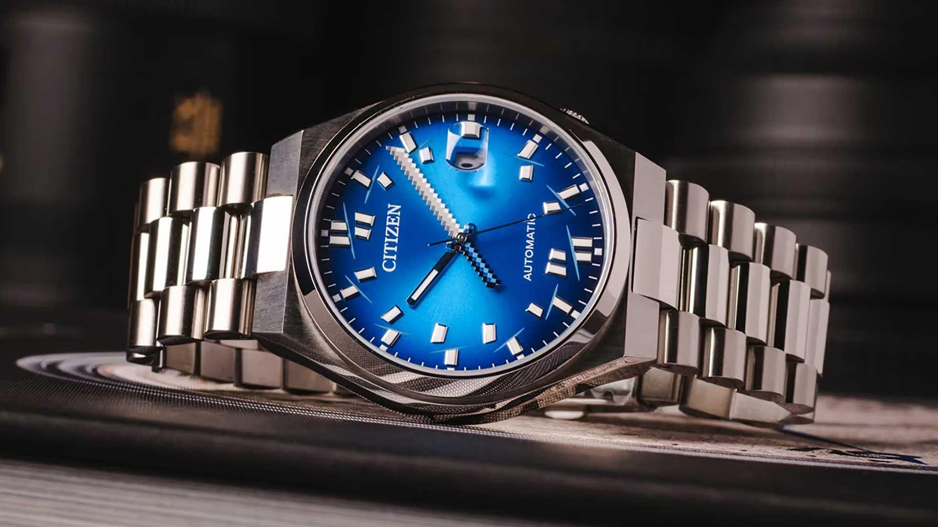 De Citizen Tsuyosa x seconde/seconde/ heeft een katana als wijzer