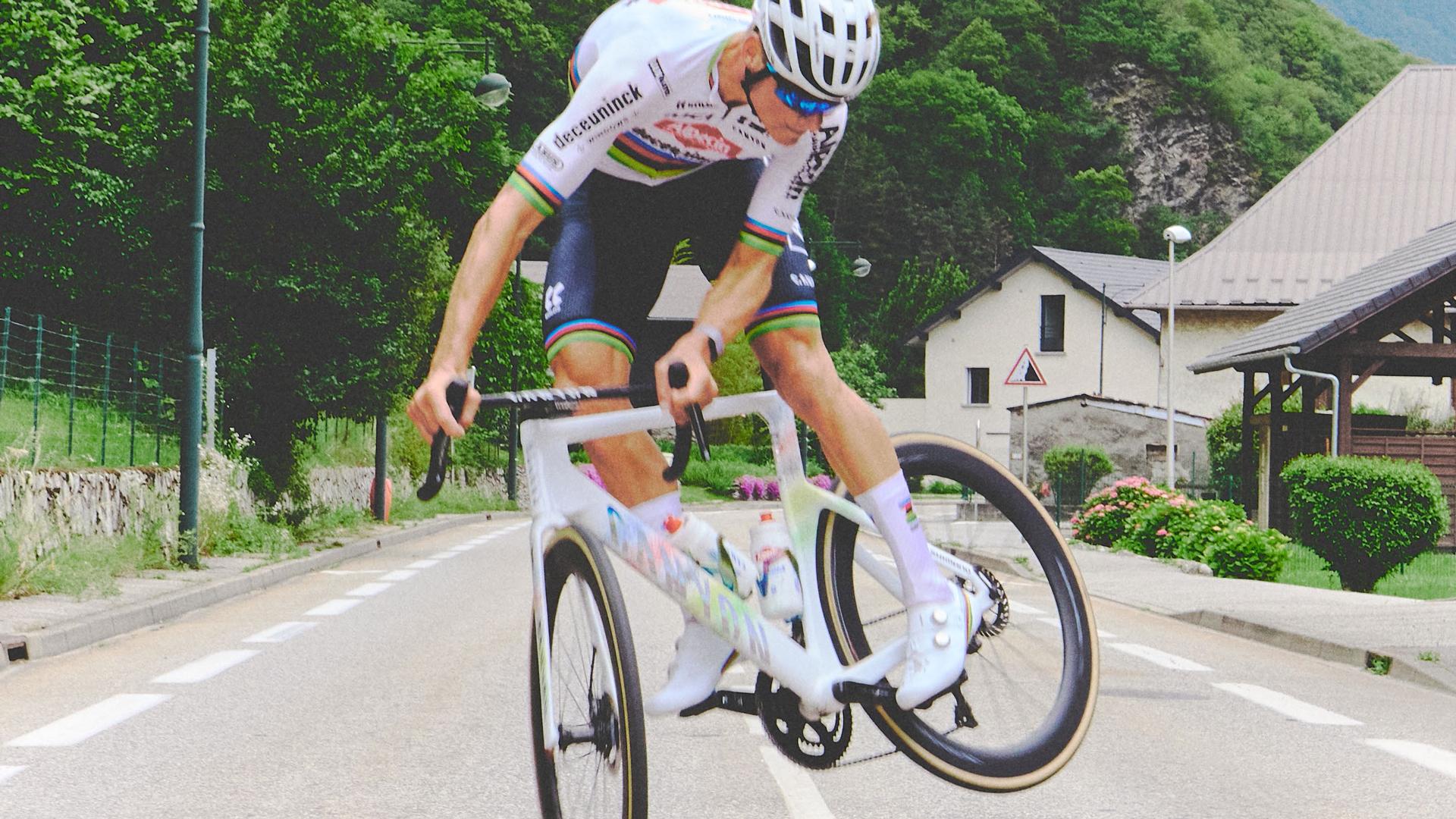 Wie is Olav Kooij? Nederlandse Tour-debutant wint direct eerste sprint en leeft droom