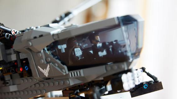 LEGO Dune Atreides Royal Ornithopter-set cockpit