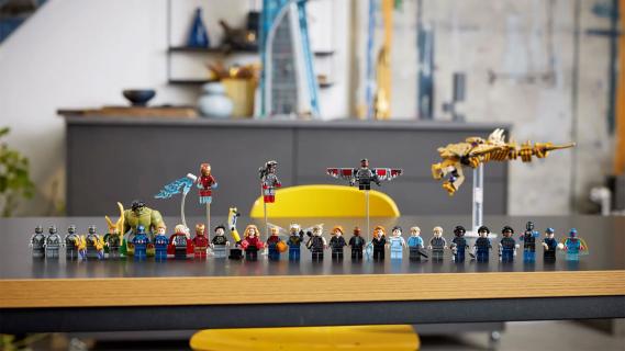 LEGO Black Friday 2023 Avengers toren minifiguren