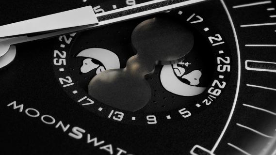 MoonSwatch Snoopy zwart