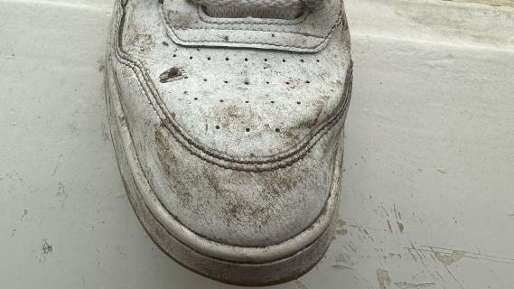 vieze sneakers schoonmaken