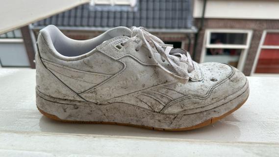 vieze sneakers schoonmaken