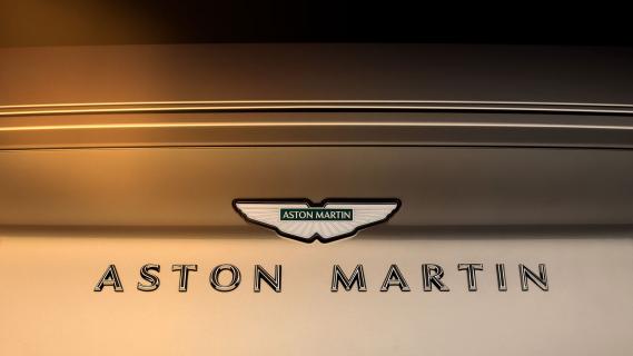 Aston Martin DB12 Goldfinger