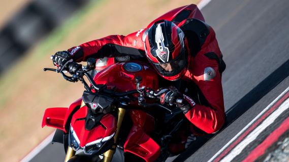 ducati v4 streetfighter circuit