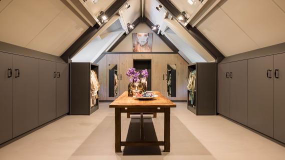 luxe villa helmond inloopkast