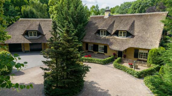 luxe villa helmond terein