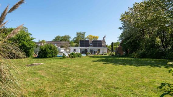 luxe woning Twisk tuin