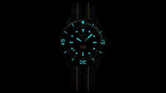 Green Abyss Swatch Blacpain voorkant