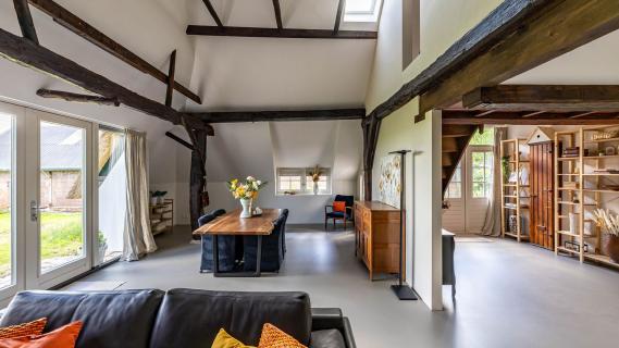rietgedekte woonboerderij Zuidlaren binnen