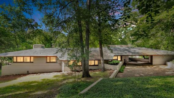 Fountainhead Frank Lloyd Wright buiten