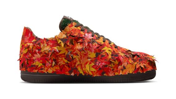 Nike Air Force 1 Low Autumn Leaves zijkant
