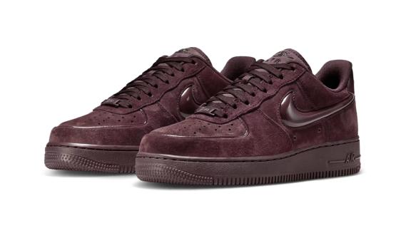 Nike Air Force 1 Low suede Burgundy Crush