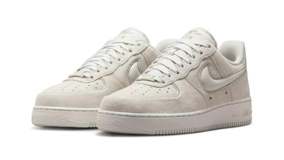 Nike Air Force 1 Low suede Light Orewood Brown