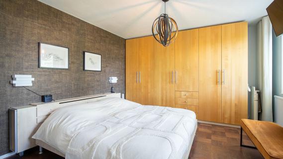 huis met tennisbaan slaapkamer