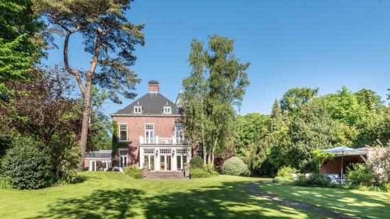 luxe familievilla Overveen buiten