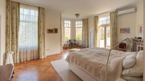 luxe familievilla Overveen slaapkamer