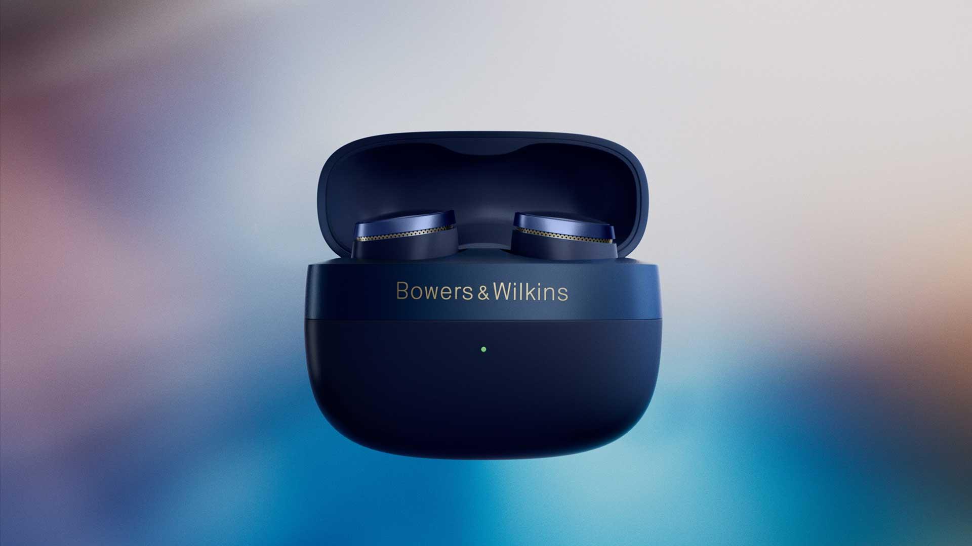 Bowers & Wilkins Pi8 Midnight Blue case