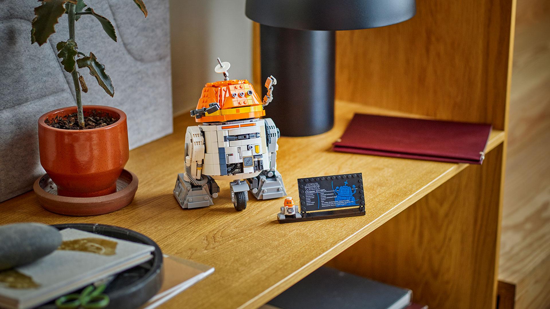 Chopper-(C1-10P)-Astromech-Droid-(75416)