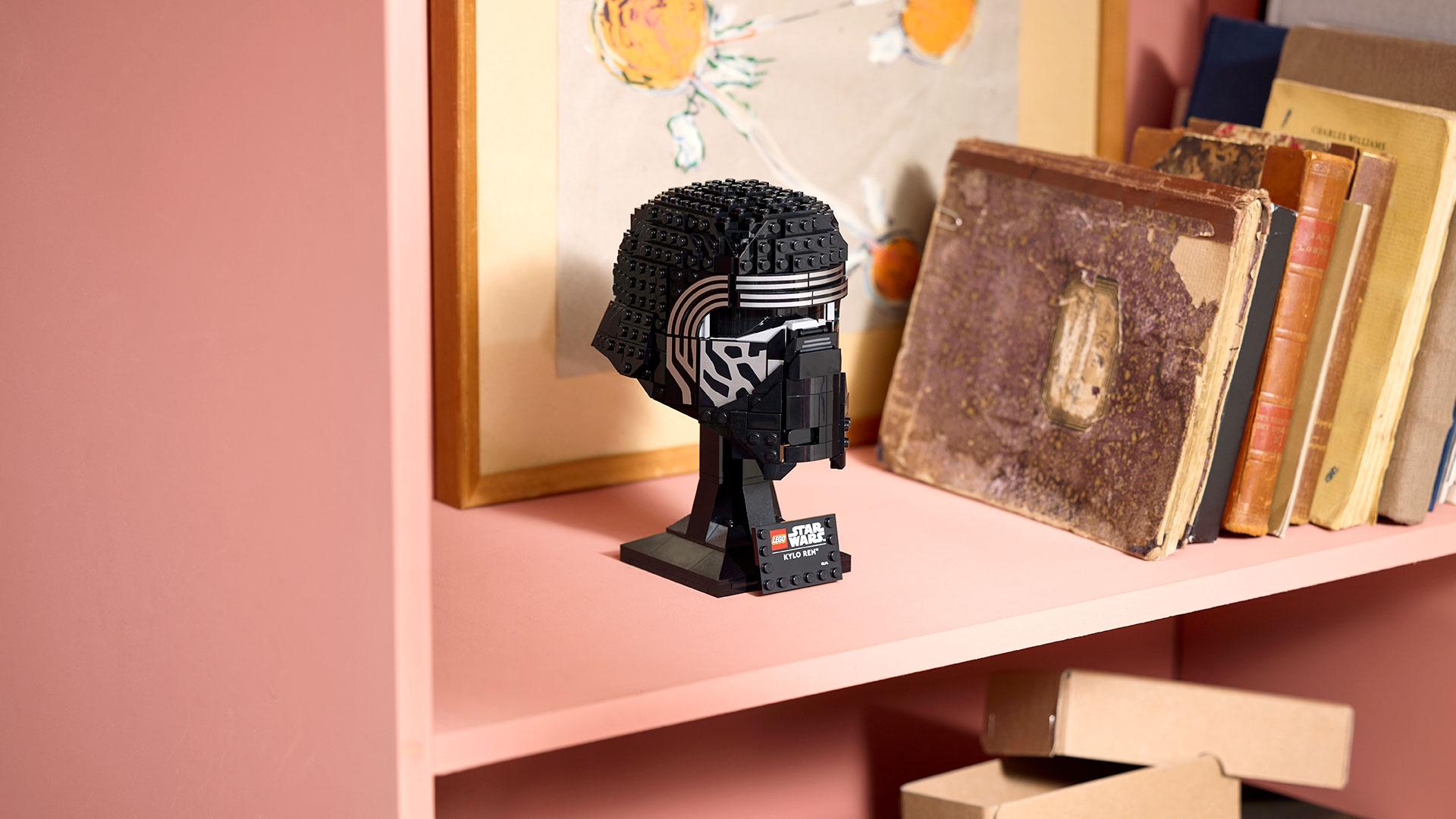 Kylo-Ren-Helmet-(75415)