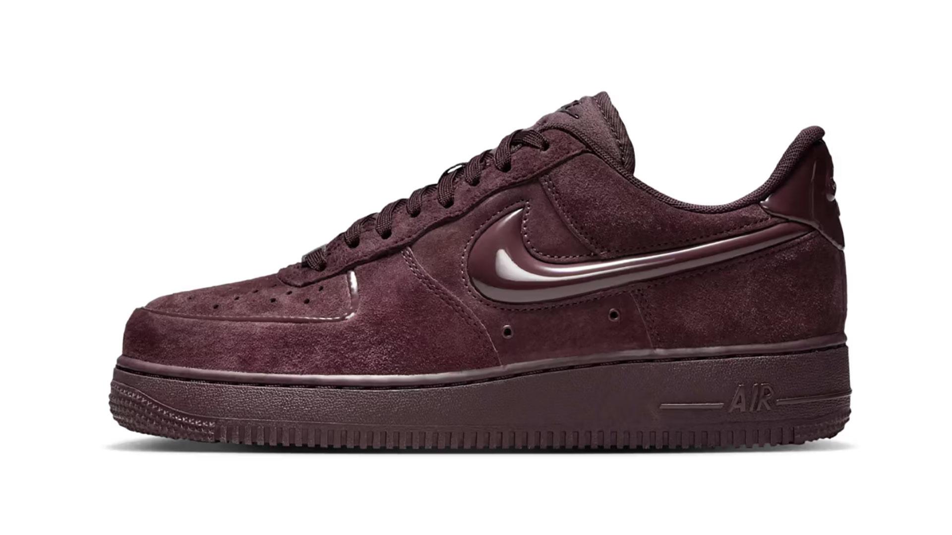 De Nike Air Force 1 Low is binnenkort verkrijgbaar in een suède jasje
