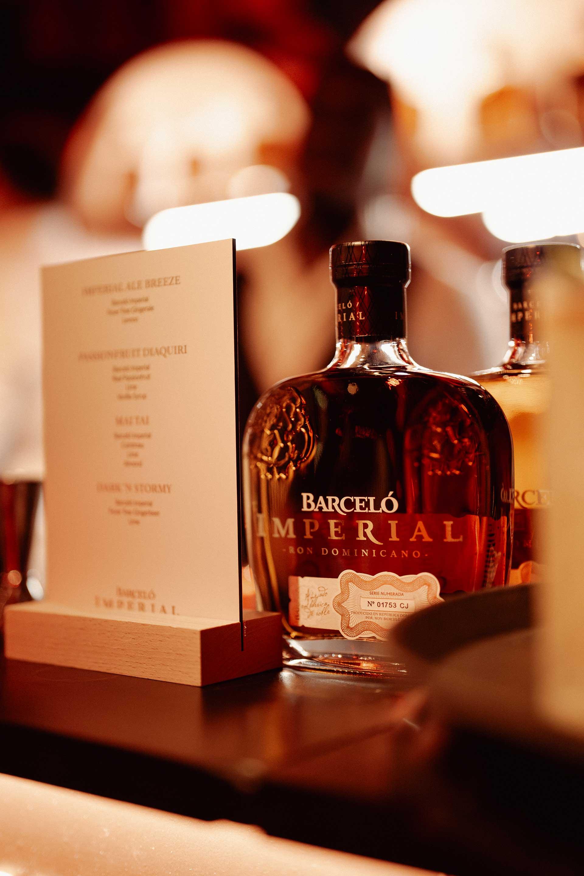 Ron Balcelo Ron Barceló Imperial is de meest bekroonde Dominicaanse rum ter wereld ...