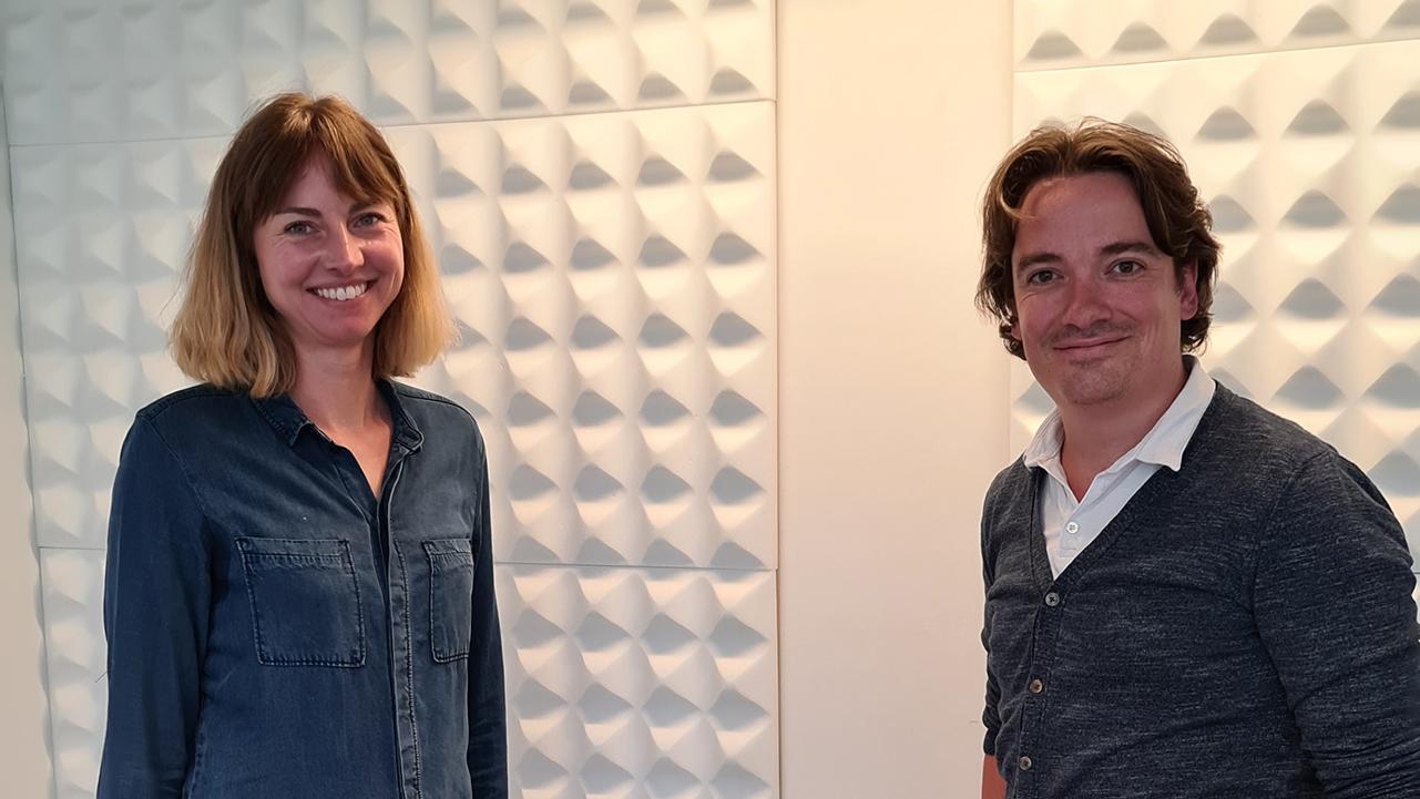 Huub van Ballegooy doet boekje open in Uit de Gouden Kooi - JFK