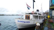 Eurovisie Songfestival 2023 Douwe Bob Booking.com