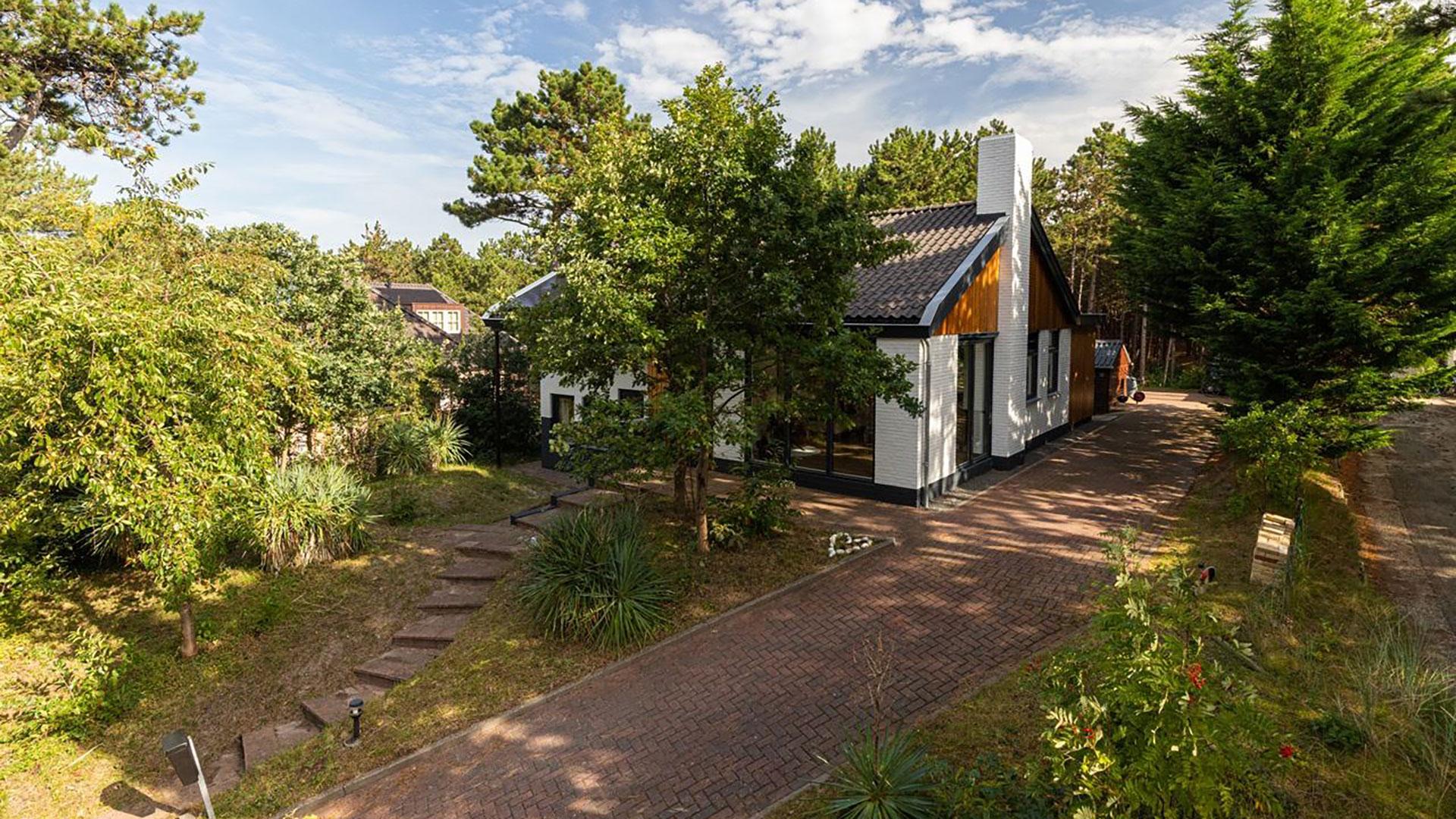 Schitterende villa aan de bosrand van Vlieland te koop op Funda