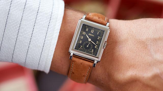 kaliber 490 Alpina Heritage Carrée Mechanical 140 Years