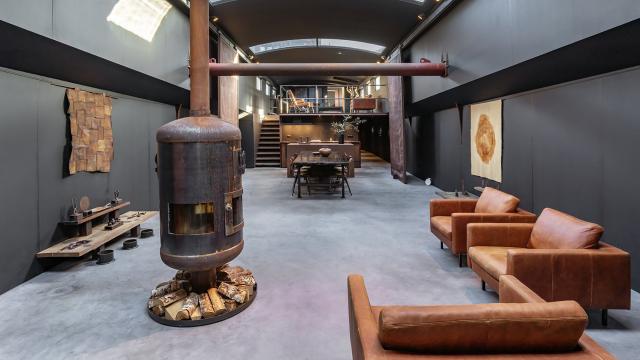 Dit industriële woonschip in Amsterdam is dé blikvanger op Funda - JFK