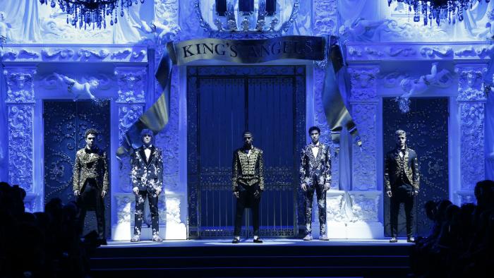 Fashion Week Milaan: de kleren van de koning