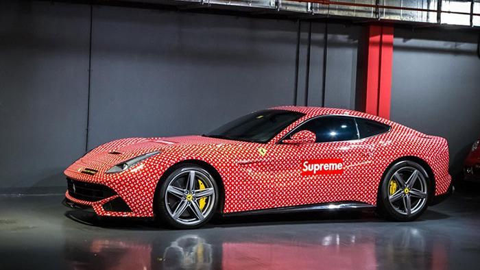 De Ferrari F12berlinetta ‘Supreme x Louis Vuitton’ is te koop