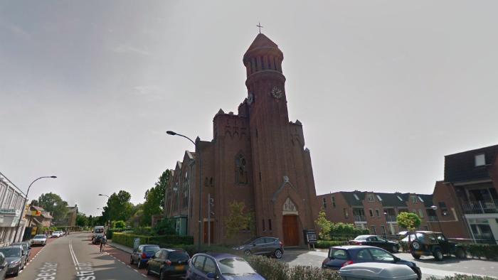 Vergeet de Randstad en koop deze fraaie kerk in Waalwijk