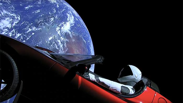 Elon Musk’s Tesla Roadster is nu bijna 4 miljoen kilometer van de Aarde