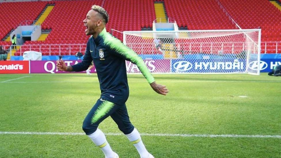 Zó lang lag Neymar dit WK al op de grond