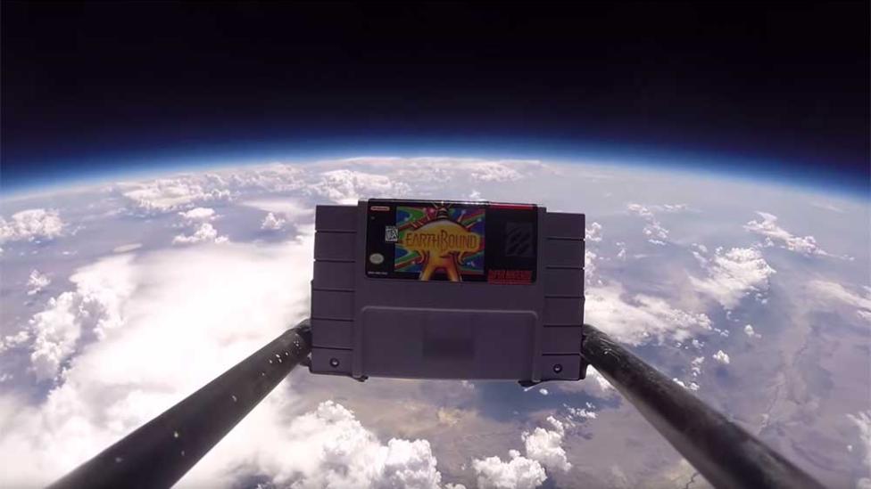 Iemand schoot Nintendo-spel Earthbound de ruimte in