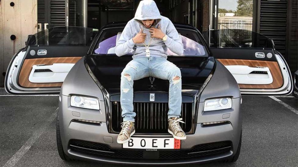 Rapper Boef koopt een Rolls-Royce Wraith