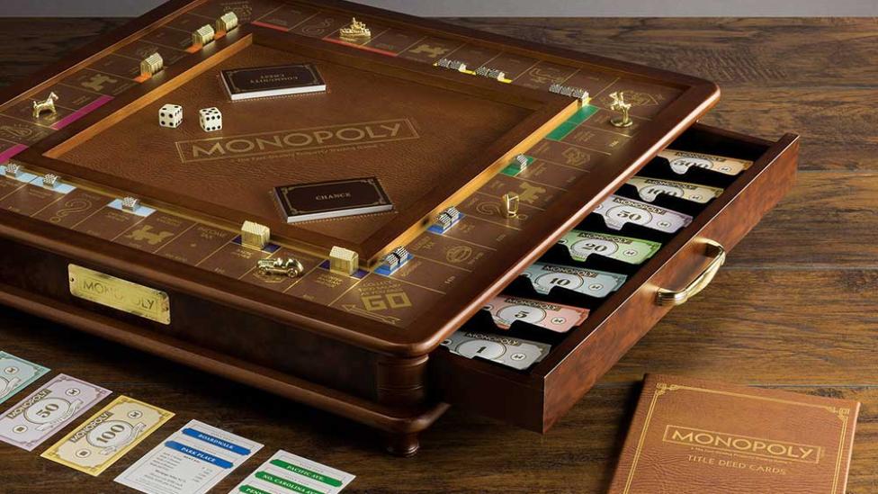 Luxe Monopoly spel is de perfecte upgrade van je game night
