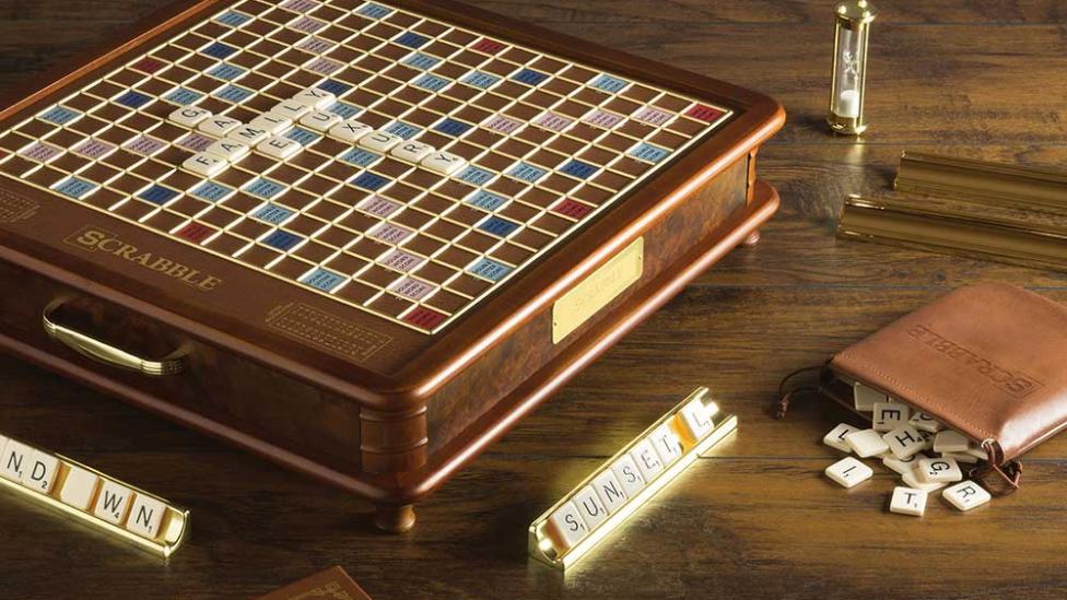 Luxe Scrabble-spel maakt je een stijlvolle woordkunstenaar
