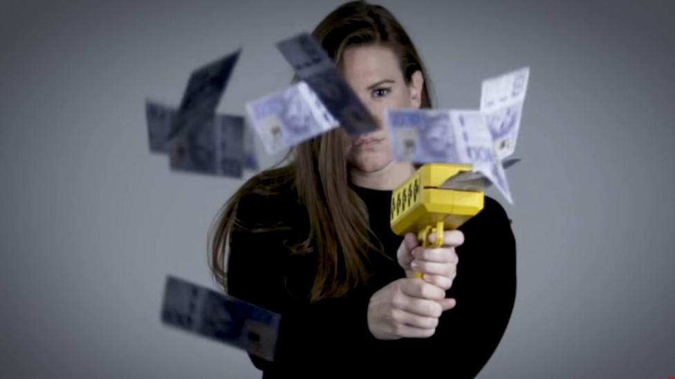 Een Money Gun koop je voor weinig op AliExpress