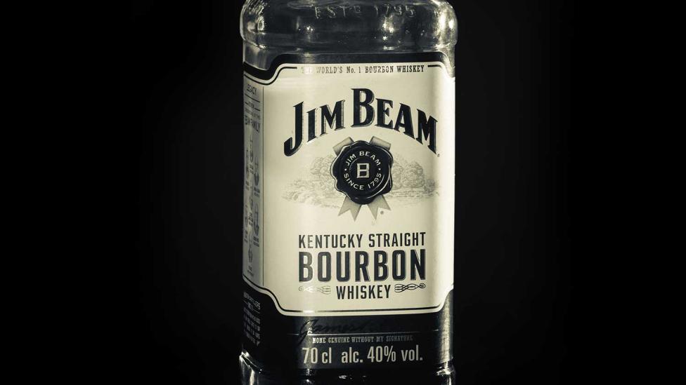 Brand bij Jim Beam: 45.000 vaten whiskey in vlammen op